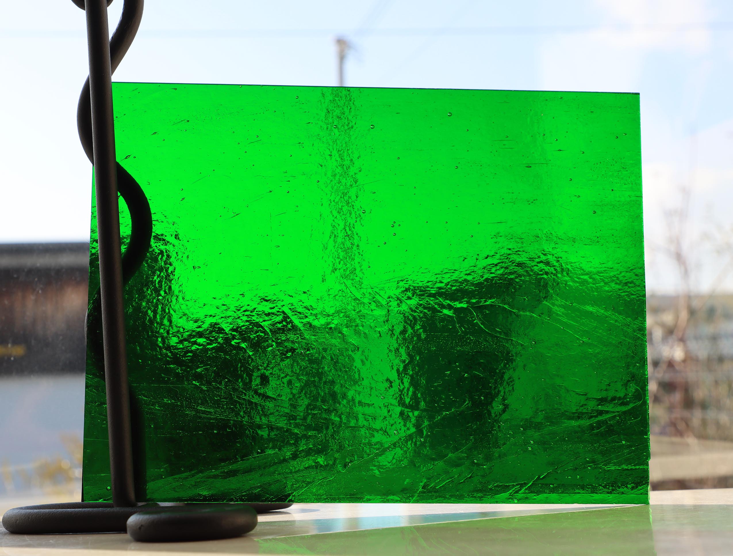 二度と手に入らない幻系のビンテージレッドガラスを含む、 クリア