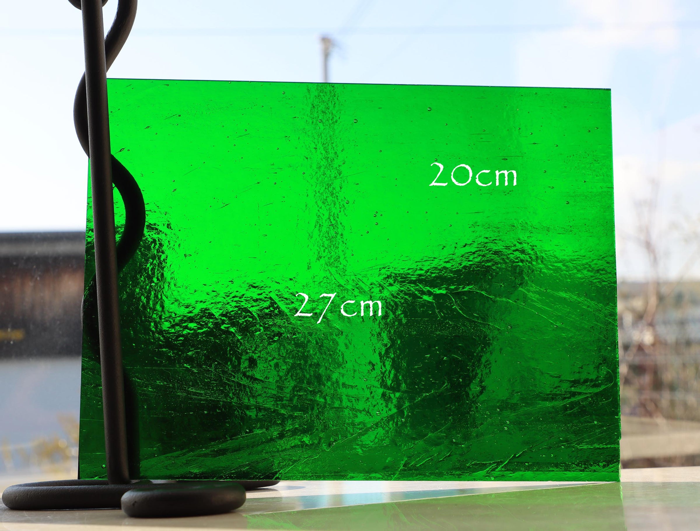 二度と手に入らない幻系のビンテージレッドガラスを含む、 クリア