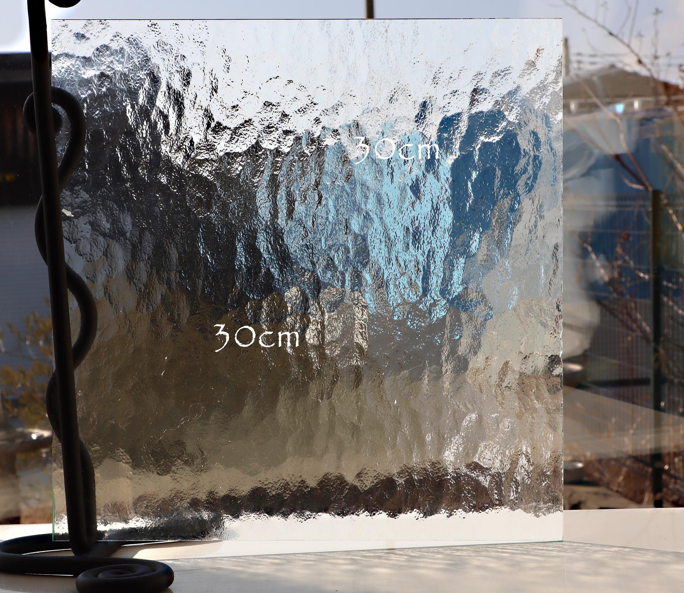 二度と手に入らない幻系のビンテージレッドガラスを含む、 クリア